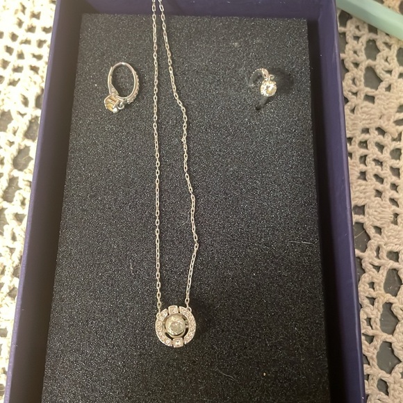 Swarovski “dance stone” necklace and earring set - Picture 3 of 8